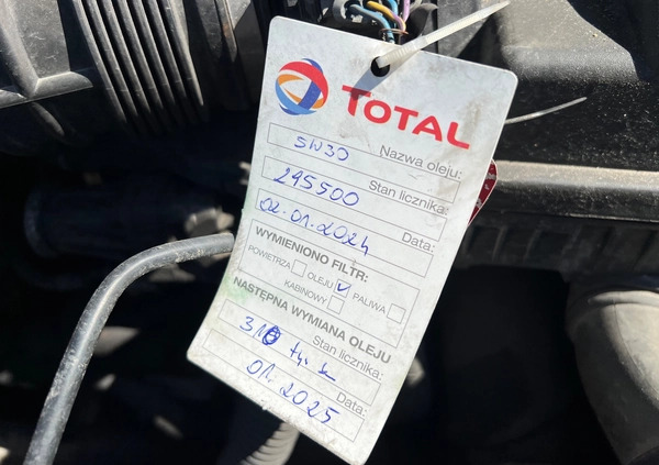 Volvo V60 cena 28900 przebieg: 299200, rok produkcji 2011 z Żnin małe 742